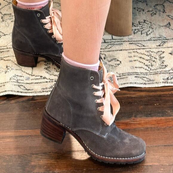 Frye Sabrina Gray Leather Lace Up Boots 8.5 - Picture 2 of 11